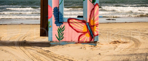 Surfside Texas – Lonely Beach Hut