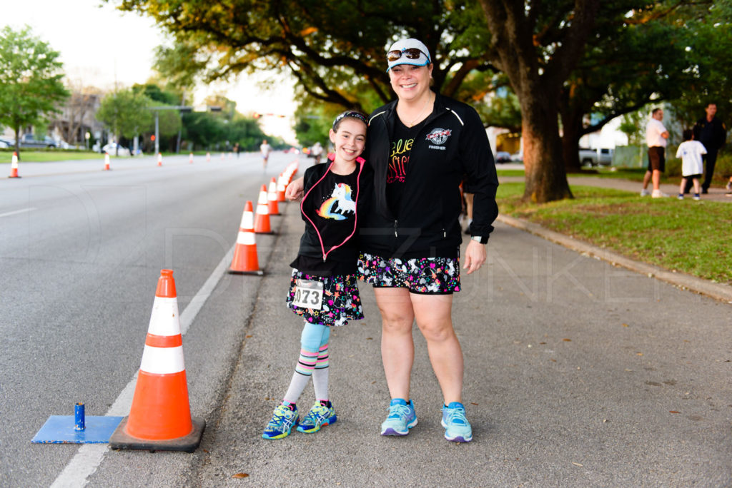 Bellaire-TrolleyRun2017-002-1mile.NEF  Houston Editorial Photographer Dee Zunker