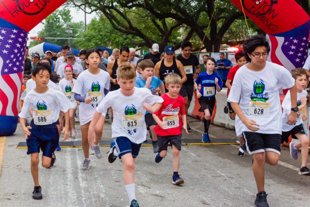 BellaireTrolleyRun2019-1736_7501761.NEF  Houston Editorial Photographer Dee Zunker