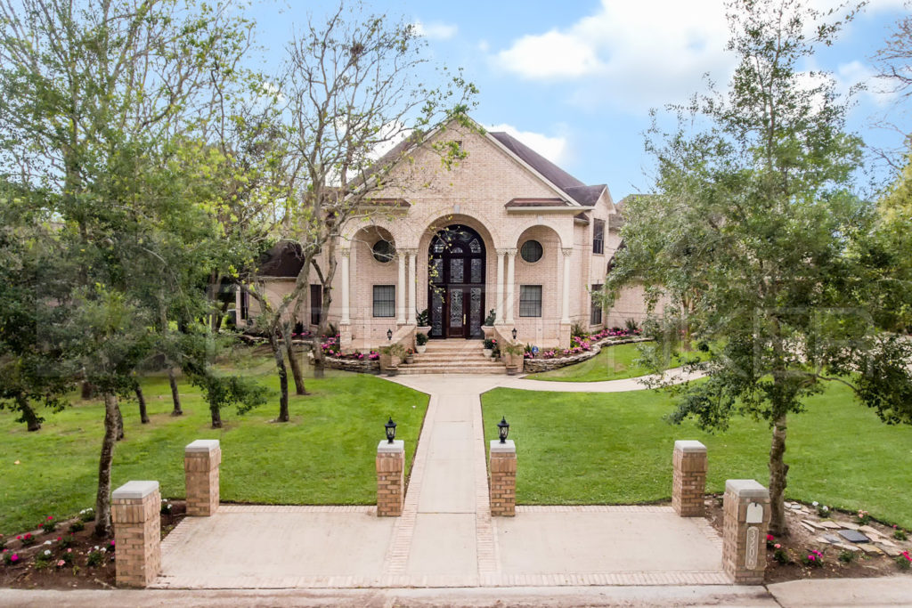 Real Estate Exterior Photography Tanglewood  Houston-Real-Estate-Photography.psd  Houston Commercial Architectural Photographer Dee Zunker