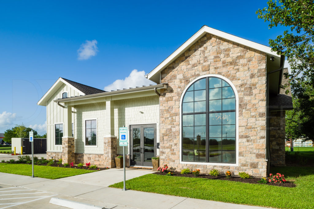 Front of Lake Jackson Orthodontics  LakeJacksonOthrodontics-Professional-Photography-003.NEF  Houston Commercial Photographer Dee Zunker