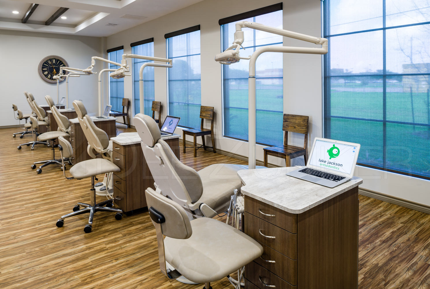 Open Exam Area at Lake Jackson Orthodontics LakeJacksonOthrodontics-Professional-Photography-009.NEF Houston Commercial Photographer Dee Zunker
