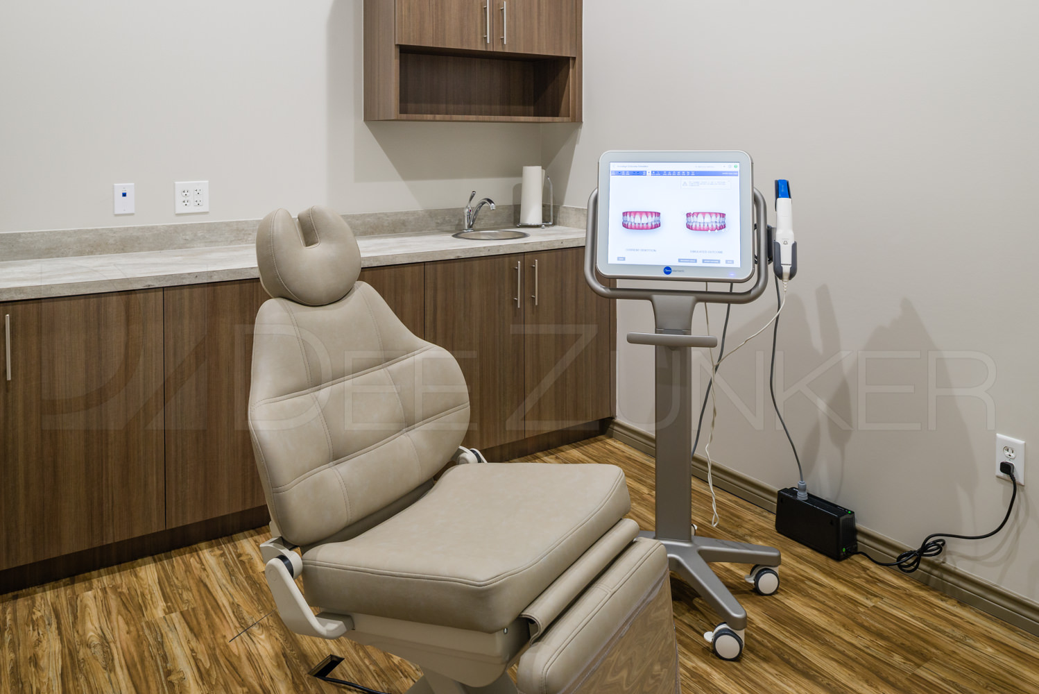 Itero Element with Visialign at Lake Jackson Orthodontics LakeJacksonOthrodontics-Professional-Photography-010.NEF Houston Commercial Photographer Dee Zunker