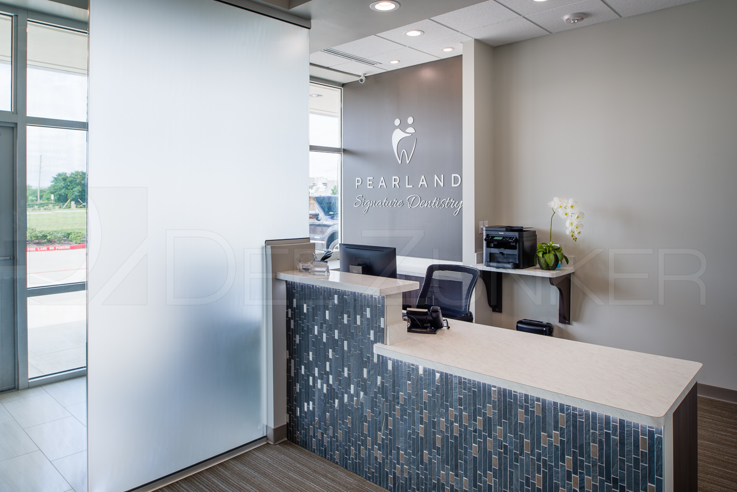 Pearland Signature Dentistry - On time dental appointment
  PearlandSignatureDentistry-003.psd  Houston Commercial Architectural Photographer Dee Zunker