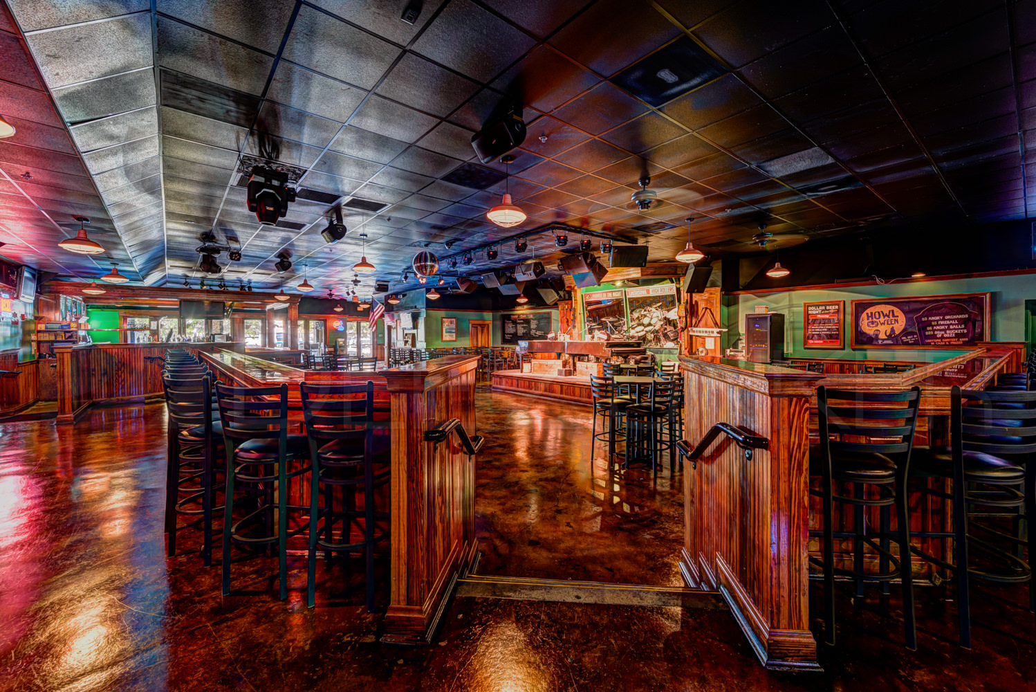 Howl at the Moon  POI_HOWL_0011.tif  Houston Commercial Architectural Photographer Dee Zunker