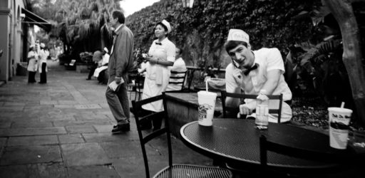 New Orleans Street Photography – Behind the Cafe Du Monde