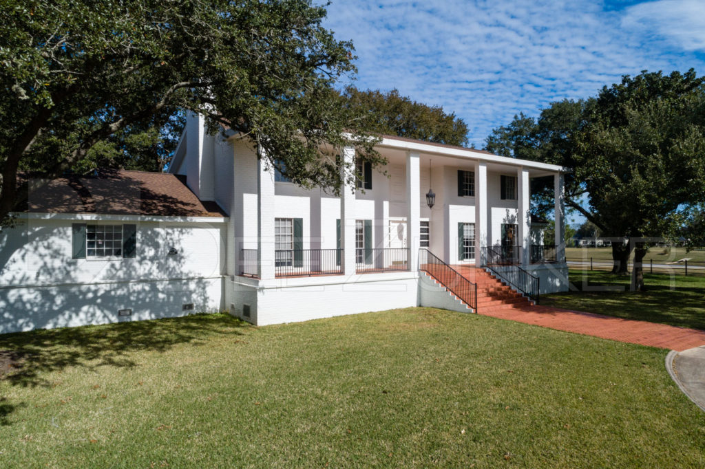 1703E-6350BartlettRd-002.DNG  Houston Commercial Architectural Photographer Dee Zunker