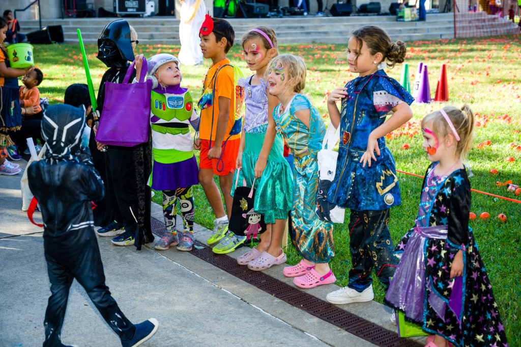 3182-Bellaire-PumpkinHunt-014.NEF  Houston Commercial Architectural Photographer Dee Zunker