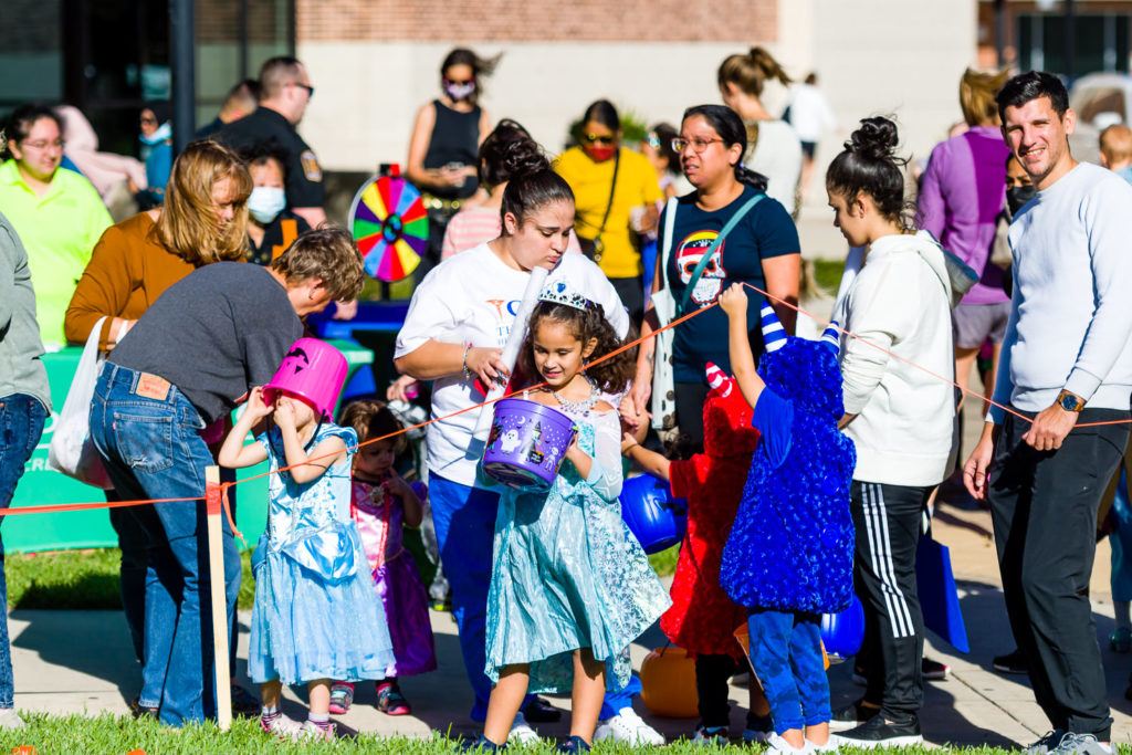 3182-Bellaire-PumpkinHunt-033.NEF  Houston Commercial Architectural Photographer Dee Zunker