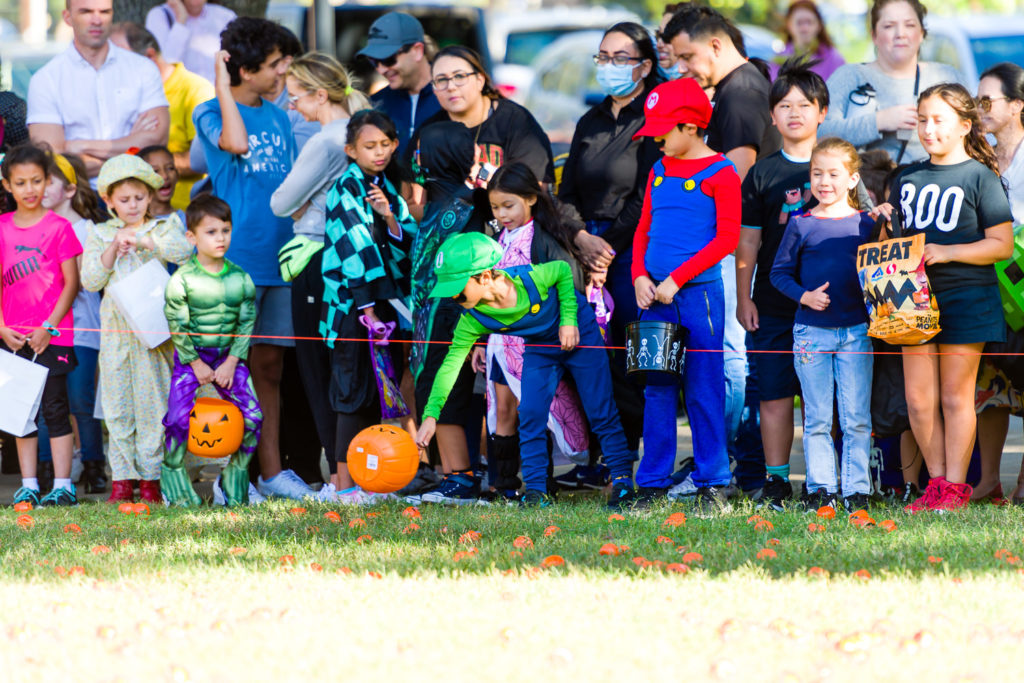 3182-Bellaire-PumpkinHunt-055.NEF  Houston Commercial Architectural Photographer Dee Zunker