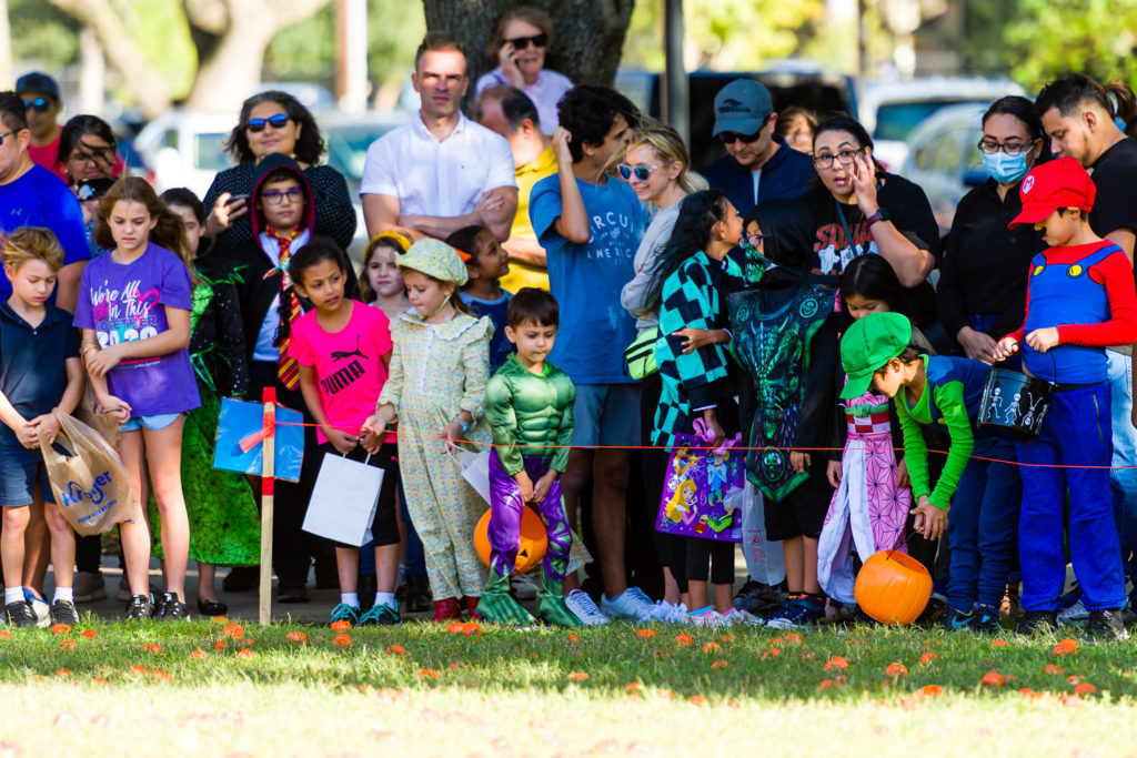 3182-Bellaire-PumpkinHunt-056.NEF  Houston Commercial Architectural Photographer Dee Zunker