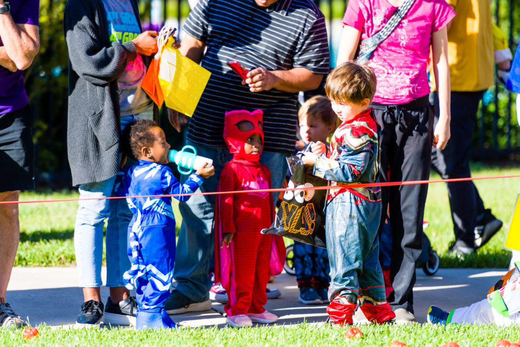 3182-Bellaire-PumpkinHunt-060.NEF  Houston Commercial Architectural Photographer Dee Zunker