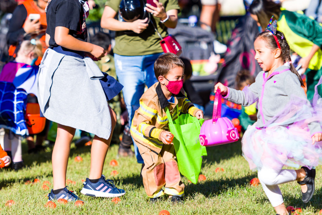 3182-Bellaire-PumpkinHunt-080.NEF  Houston Commercial Architectural Photographer Dee Zunker