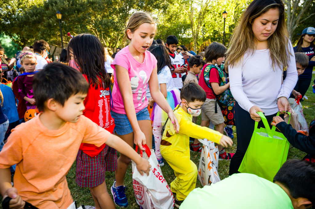 3182-Bellaire-PumpkinHunt-087.NEF  Houston Commercial Architectural Photographer Dee Zunker