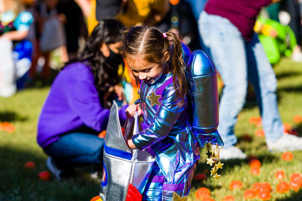 3182-Bellaire-PumpkinHunt-088.NEF  Houston Commercial Architectural Photographer Dee Zunker