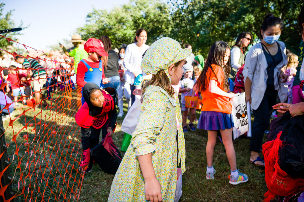 3182-Bellaire-PumpkinHunt-090.NEF  Houston Commercial Architectural Photographer Dee Zunker