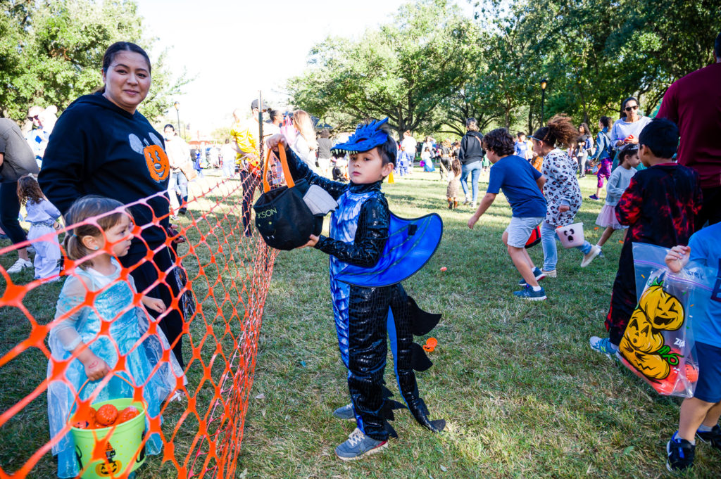 3182-Bellaire-PumpkinHunt-101.NEF  Houston Commercial Architectural Photographer Dee Zunker