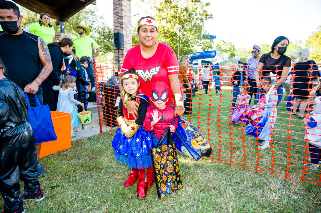 3182-Bellaire-PumpkinHunt-102.NEF  Houston Commercial Architectural Photographer Dee Zunker