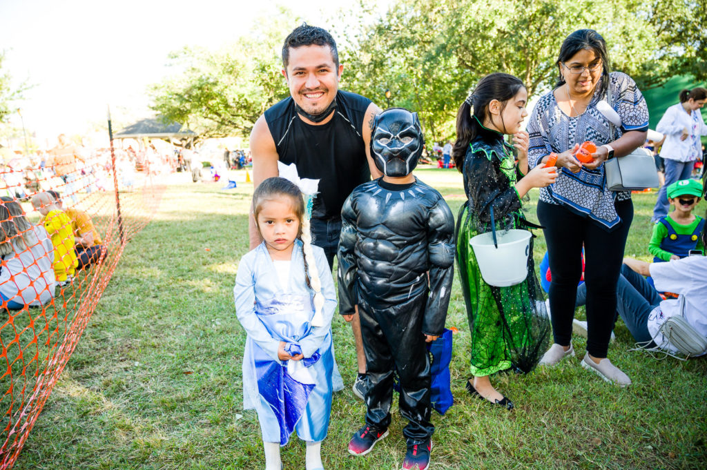 3182-Bellaire-PumpkinHunt-104.NEF  Houston Commercial Architectural Photographer Dee Zunker