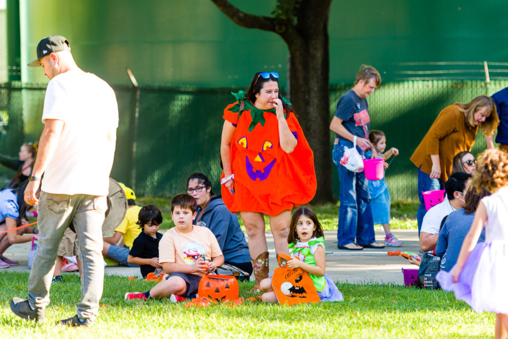 3182-Bellaire-PumpkinHunt-107.NEF  Houston Commercial Architectural Photographer Dee Zunker