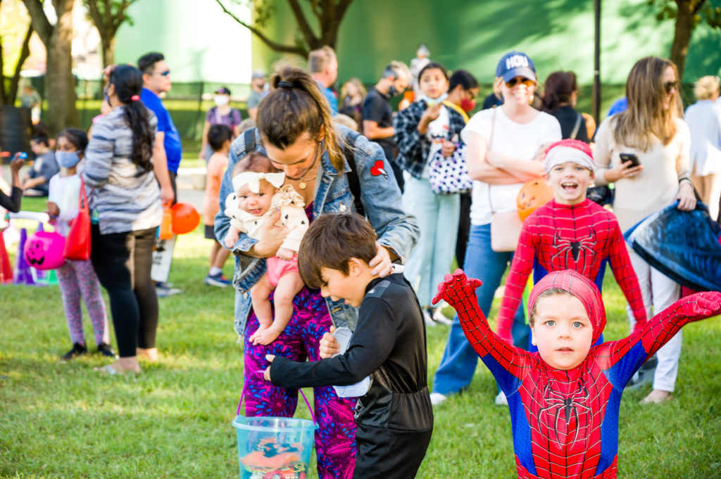 3182-Bellaire-PumpkinHunt-134.NEF  Houston Commercial Architectural Photographer Dee Zunker