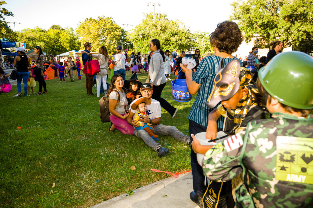 3182-Bellaire-PumpkinHunt-142.NEF  Houston Commercial Architectural Photographer Dee Zunker