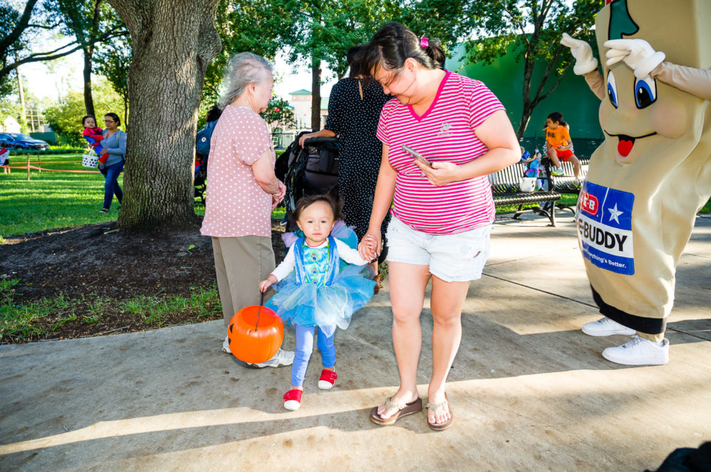 3182-Bellaire-PumpkinHunt-168.NEF  Houston Commercial Architectural Photographer Dee Zunker