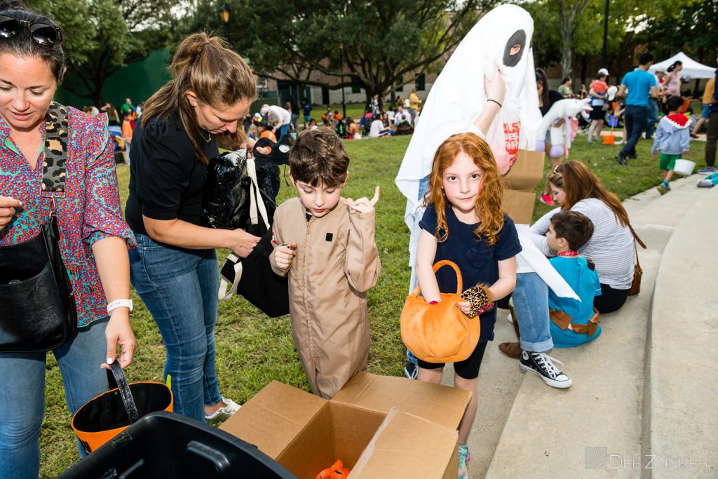 3382-Bellaire-PumpkinHunt2022-087.NEF  Houston Commercial Architectural Photographer Dee Zunker