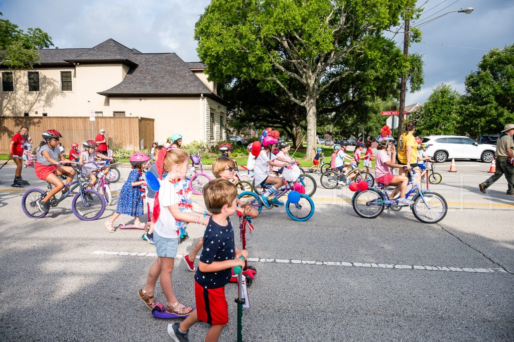 2023-Bellaire-July4thParadeFestival-047.NEF  Houston Commercial Architectural Photographer Dee Zunker