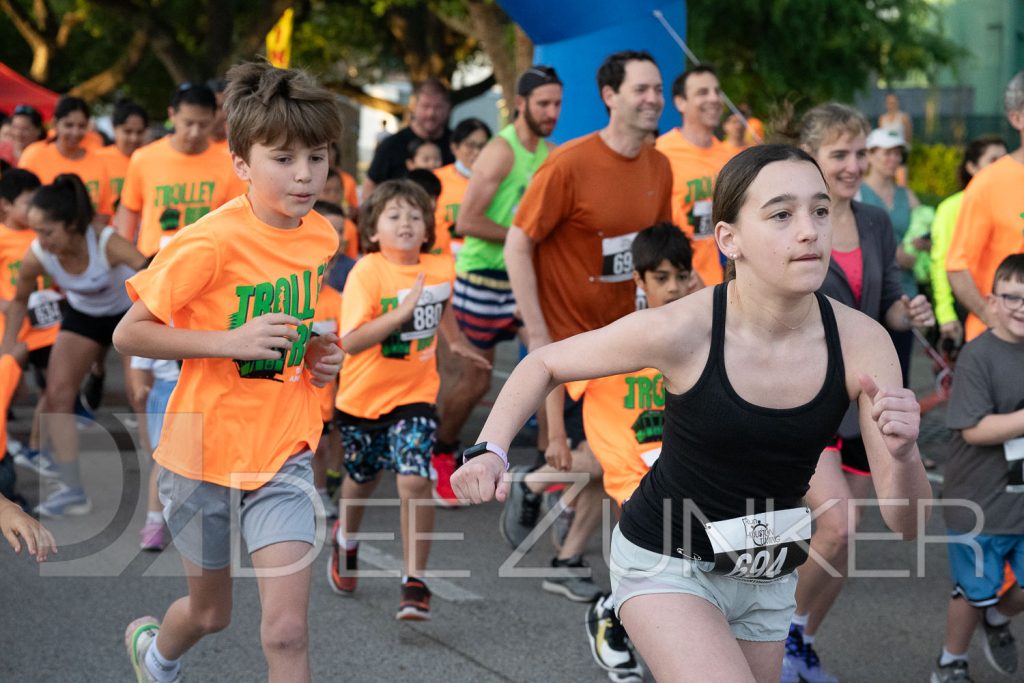 Bellaire-TrolleyRun2024-1mile-021.NEF  Houston Commercial Architectural Photographer Dee Zunker