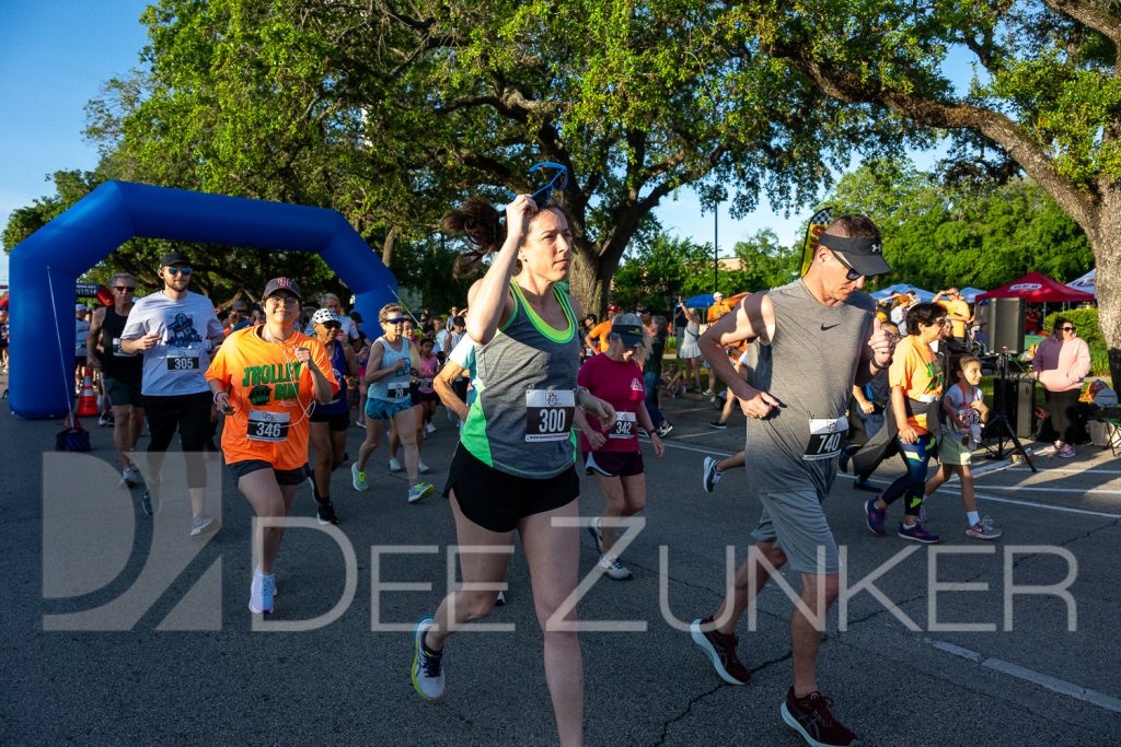 Bellaire-TrolleyRun2024-5Krun-038.NEF  Houston Commercial Architectural Photographer Dee Zunker