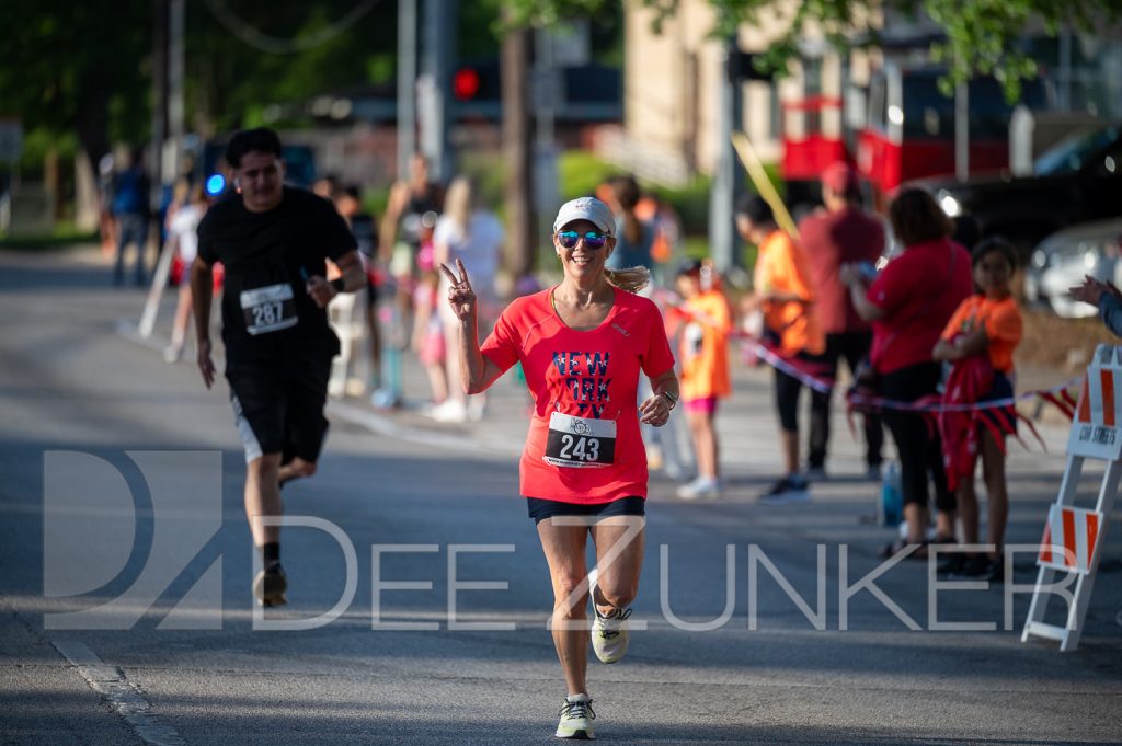 Bellaire-TrolleyRun2024-5Krun-364.NEF  Houston Commercial Architectural Photographer Dee Zunker