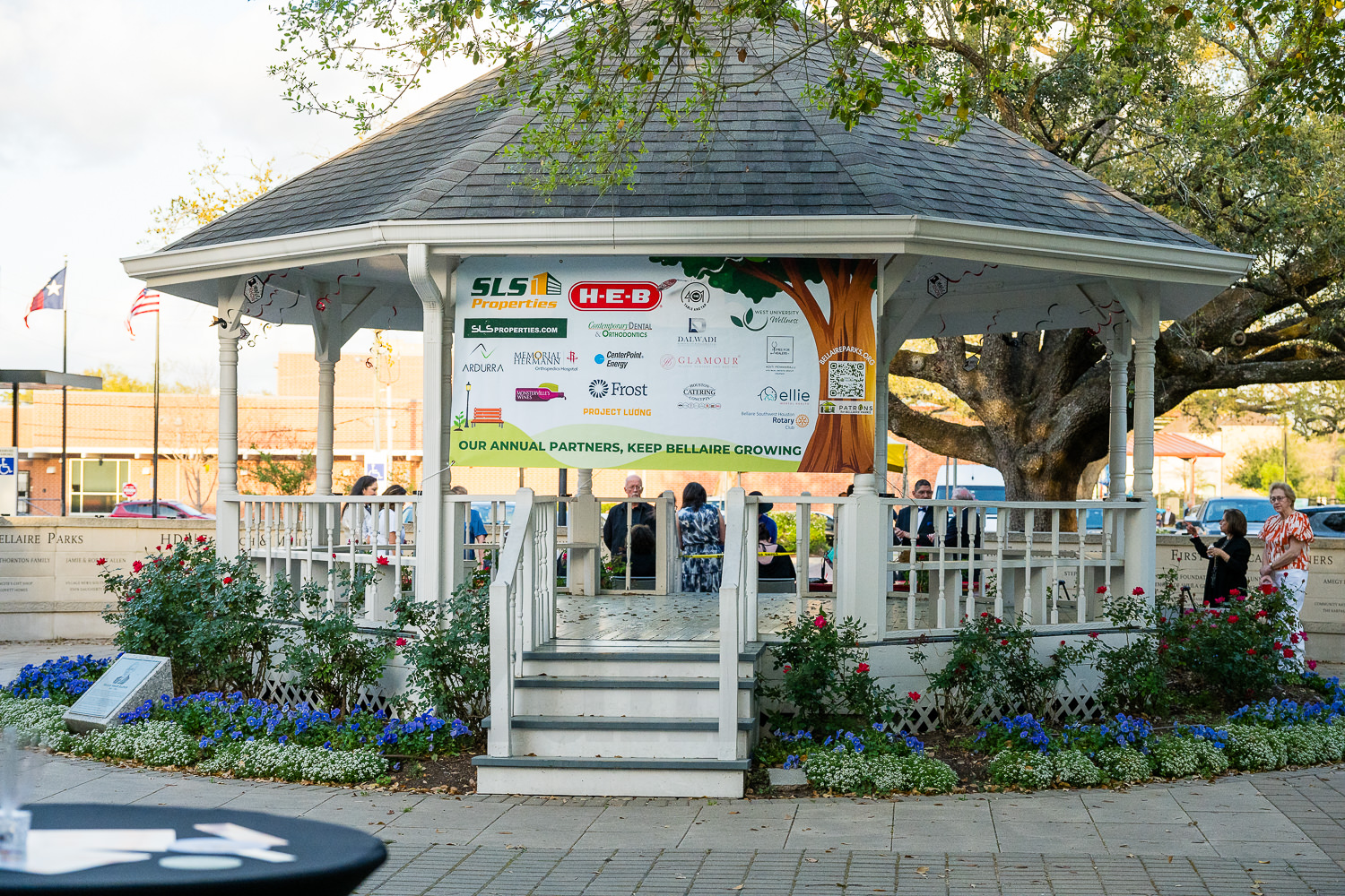 4215-BellaireParks-WineTappas-009.NEF  Houston Commercial Architectural Photographer Dee Zunker