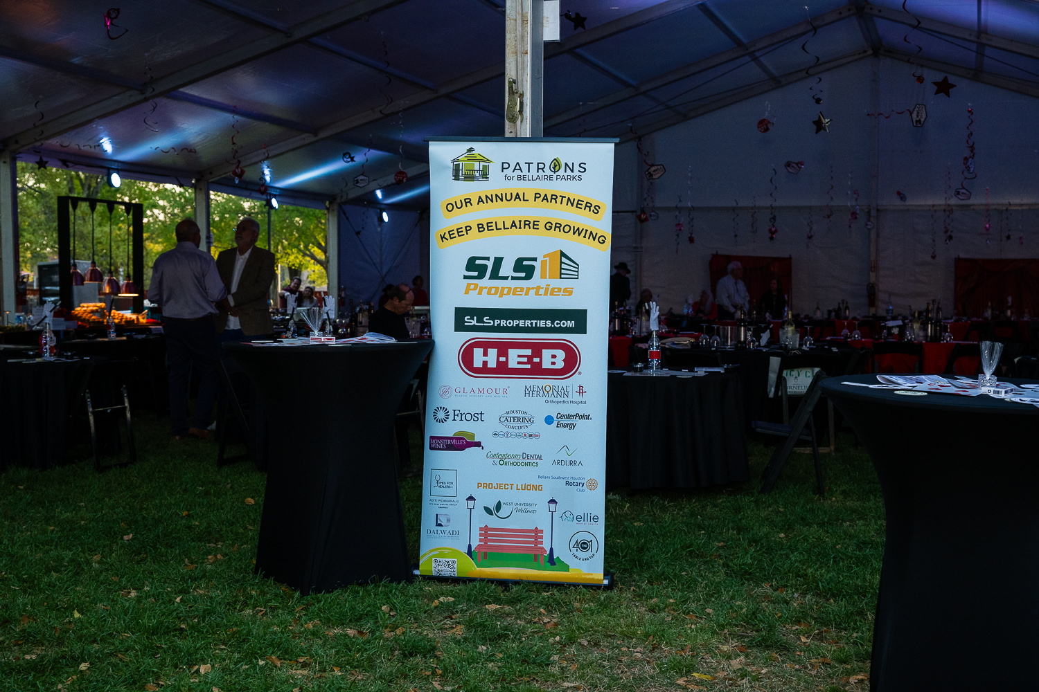 4215-BellaireParks-WineTappas-016.NEF  Houston Commercial Architectural Photographer Dee Zunker