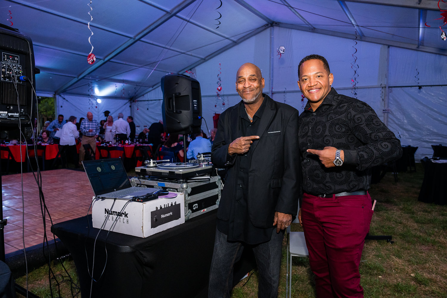 4215-BellaireParks-WineTappas-051.NEF  Houston Commercial Architectural Photographer Dee Zunker