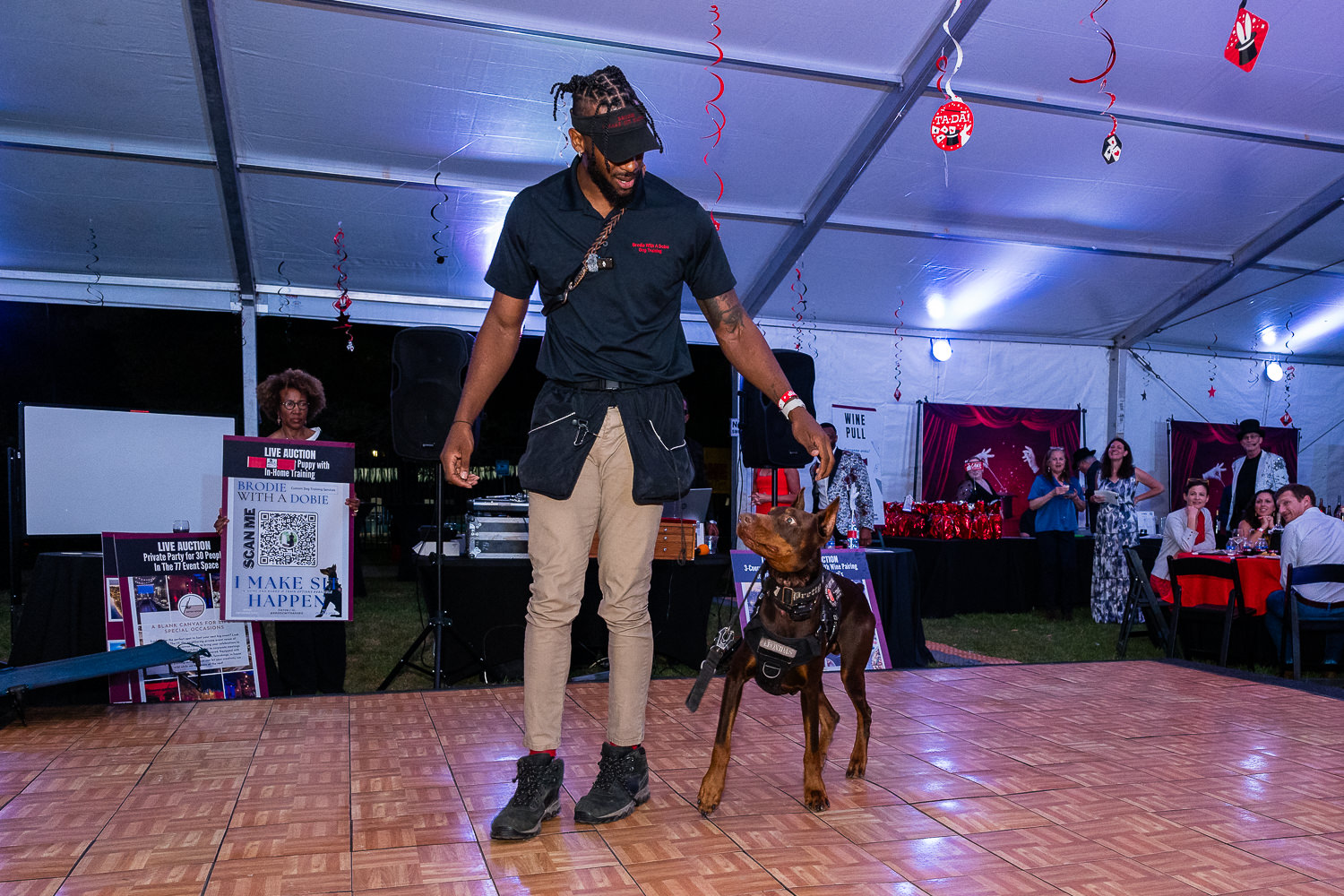 4215-BellaireParks-WineTappas-101.NEF  Houston Commercial Architectural Photographer Dee Zunker