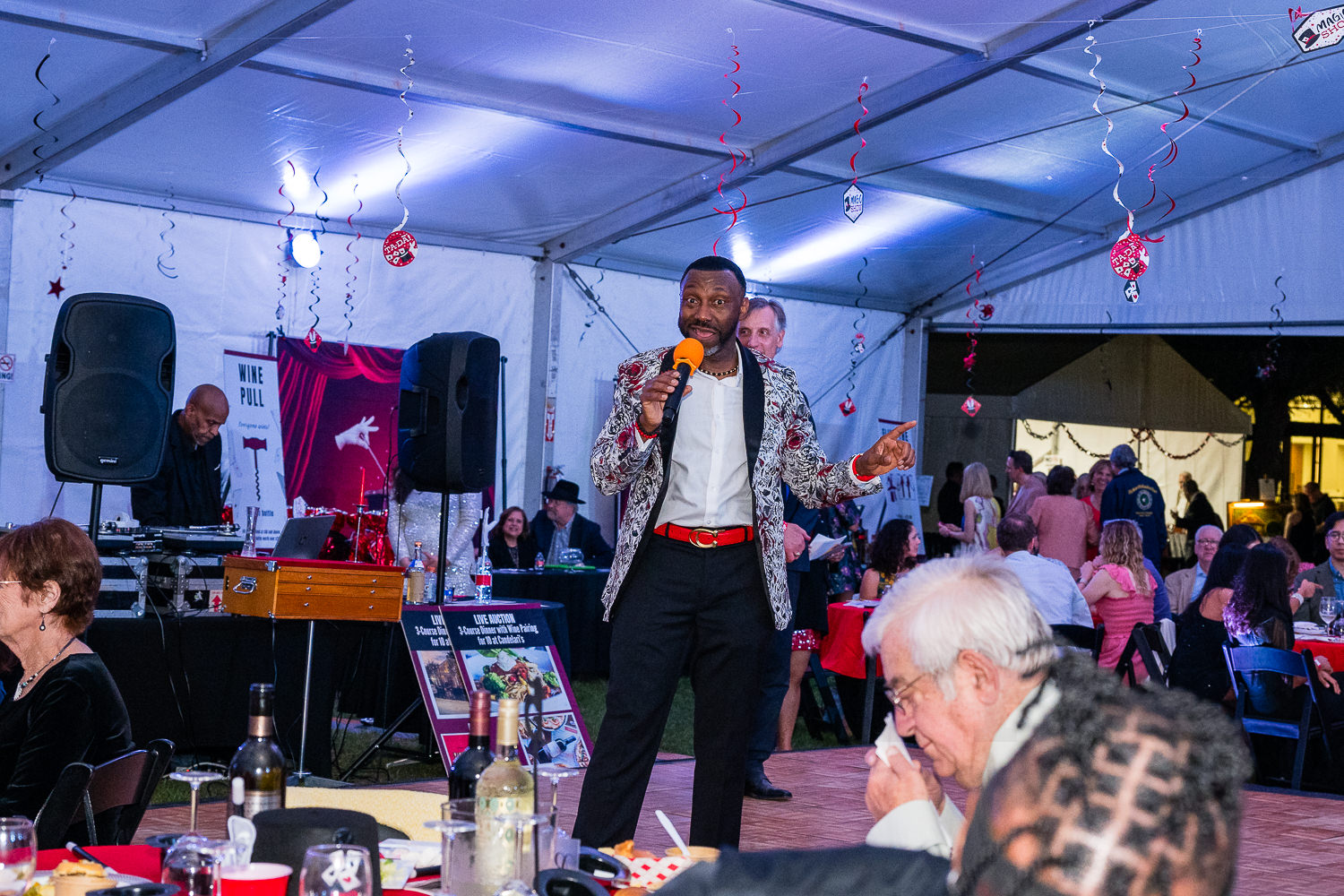 4215-BellaireParks-WineTappas-122.NEF  Houston Commercial Architectural Photographer Dee Zunker