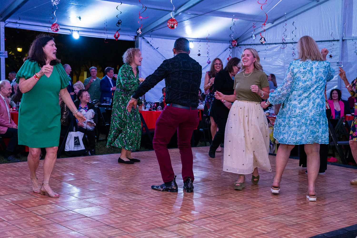 4215-BellaireParks-WineTappas-154.NEF  Houston Commercial Architectural Photographer Dee Zunker