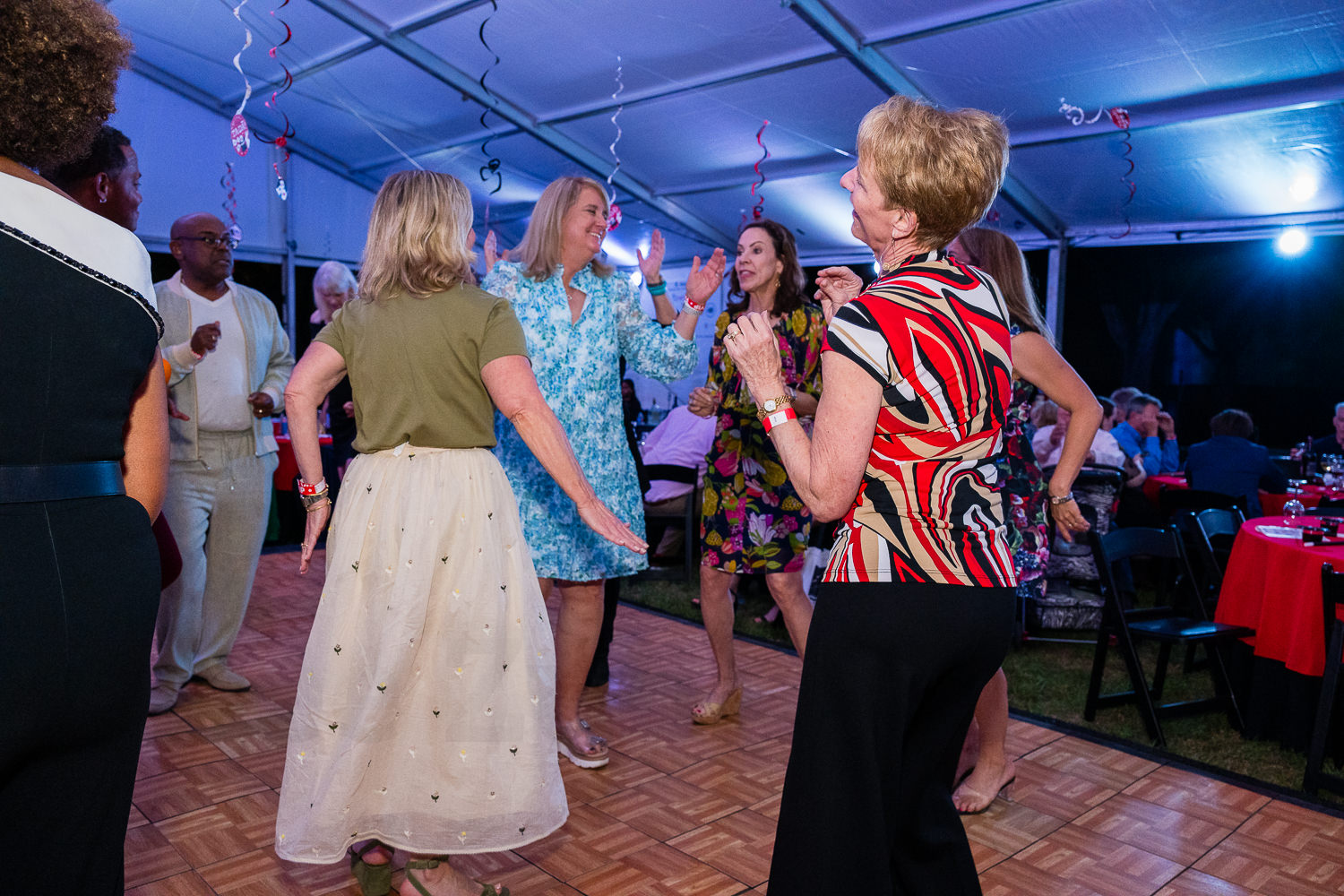 4215-BellaireParks-WineTappas-161.NEF  Houston Commercial Architectural Photographer Dee Zunker