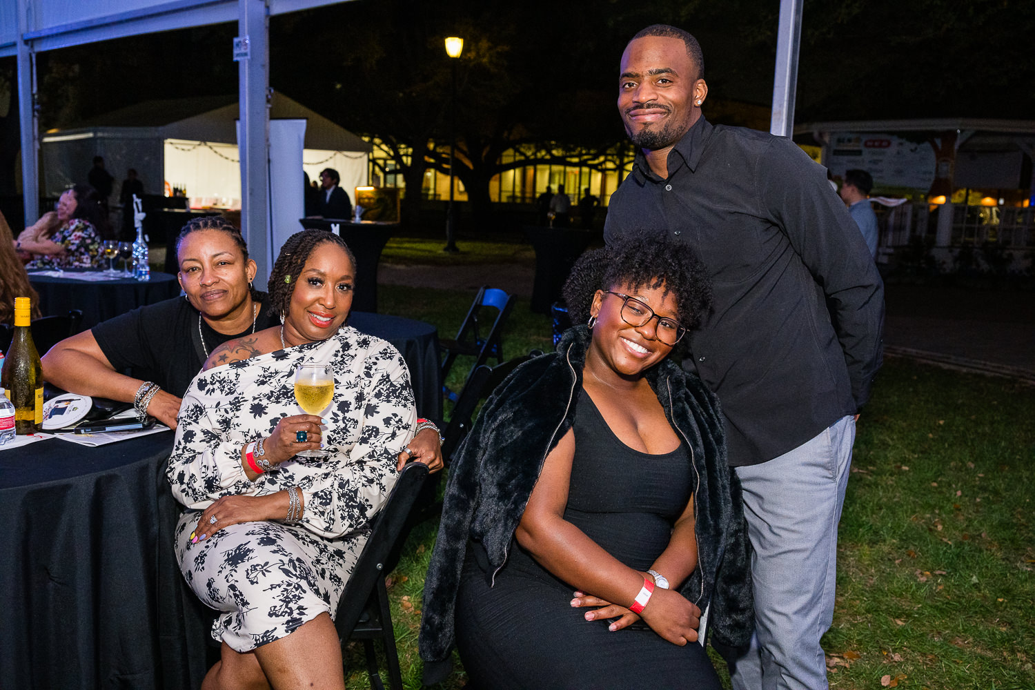 4215-BellaireParks-WineTappas-170.NEF  Houston Commercial Architectural Photographer Dee Zunker