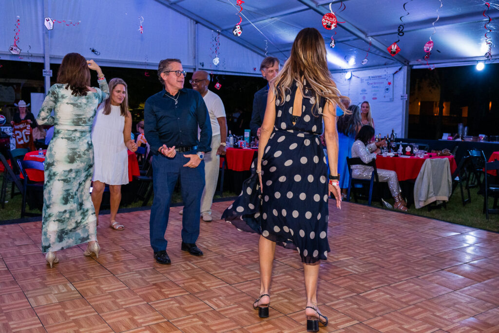 4215-BellaireParks-WineTappas-201.NEF  Houston Commercial Architectural Photographer Dee Zunker