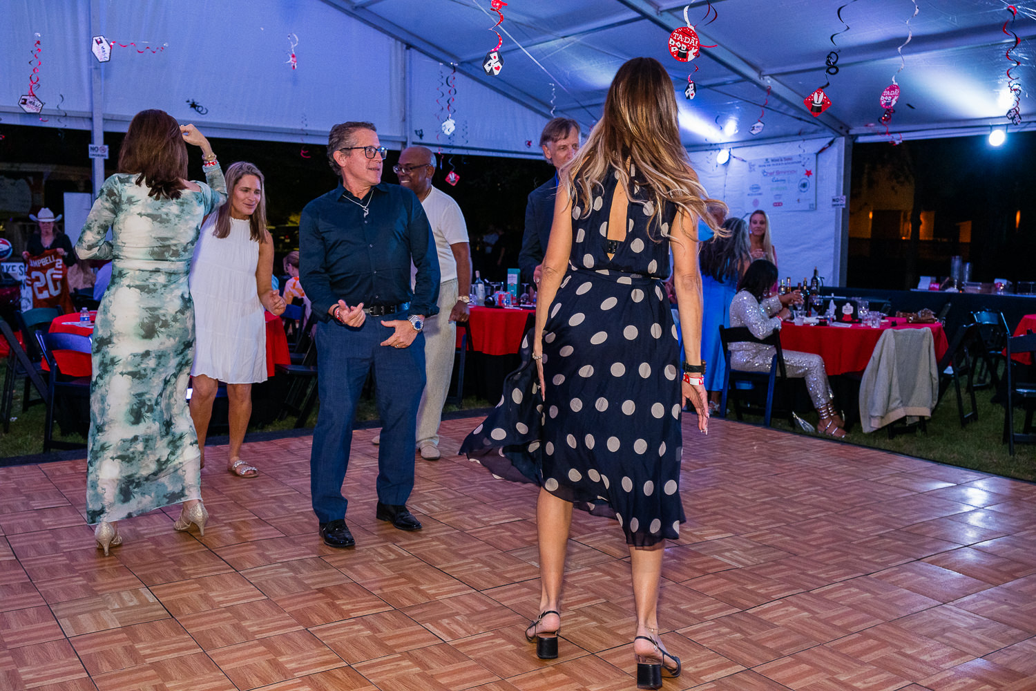 4215-BellaireParks-WineTappas-201.NEF  Houston Commercial Architectural Photographer Dee Zunker