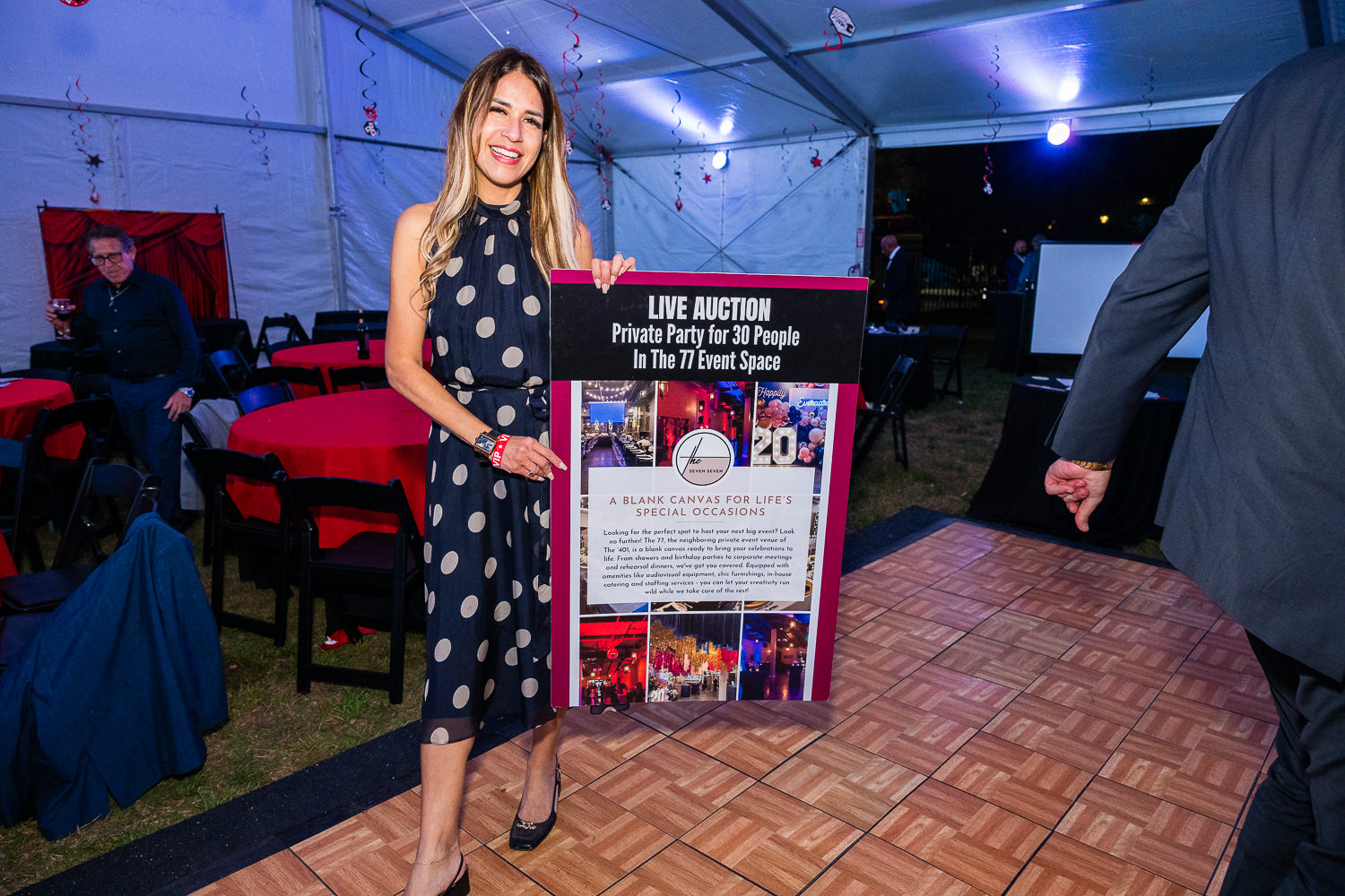 4215-BellaireParks-WineTappas-203.NEF  Houston Commercial Architectural Photographer Dee Zunker