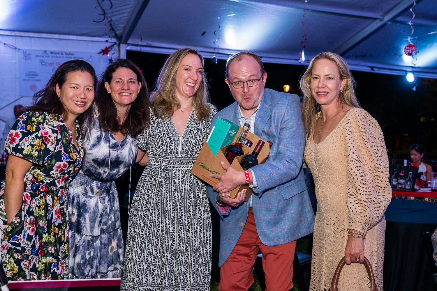 4215-BellaireParks-WineTappas-210.NEF  Houston Commercial Architectural Photographer Dee Zunker