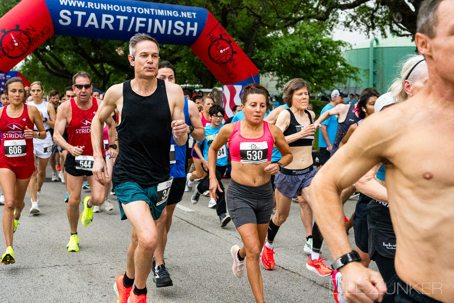 CityBellaire-TrolleyRun2025-5k-028.NEF  Houston Commercial Architectural Photographer Dee Zunker