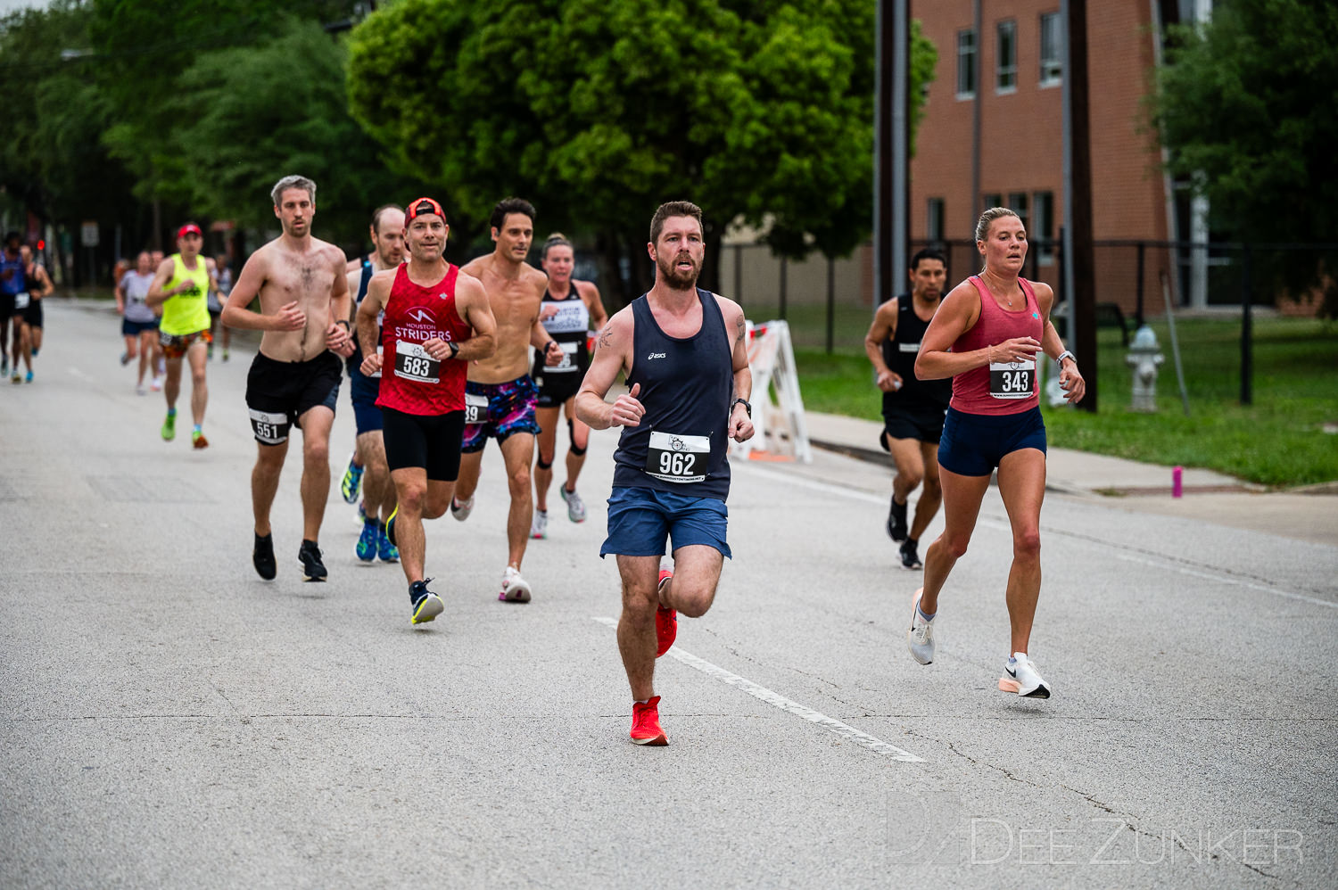 CityBellaire-TrolleyRun2025-5k-081.NEF  Houston Commercial Architectural Photographer Dee Zunker