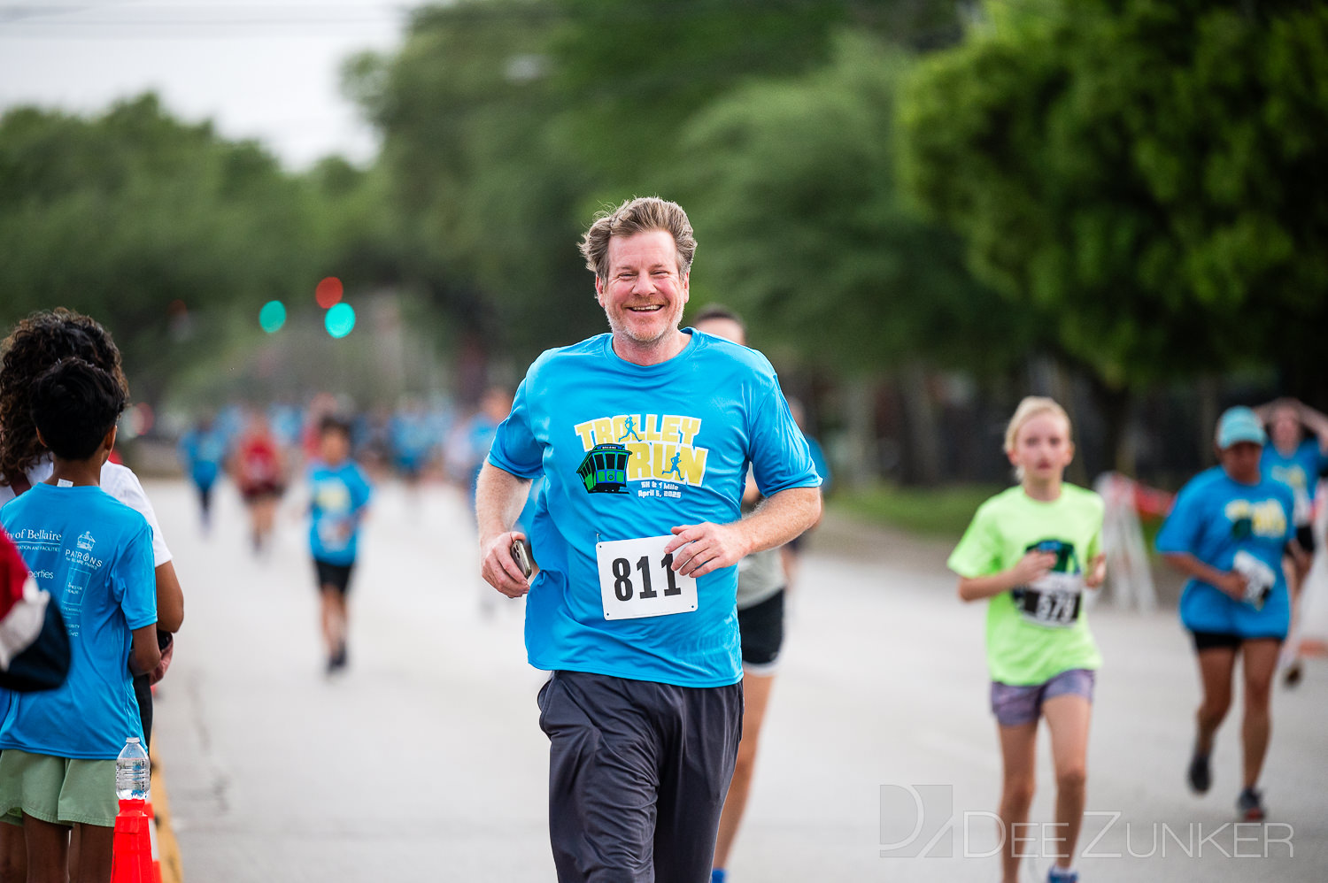 CityBellaire-TrolleyRun2025-5k-106.NEF  Houston Commercial Architectural Photographer Dee Zunker