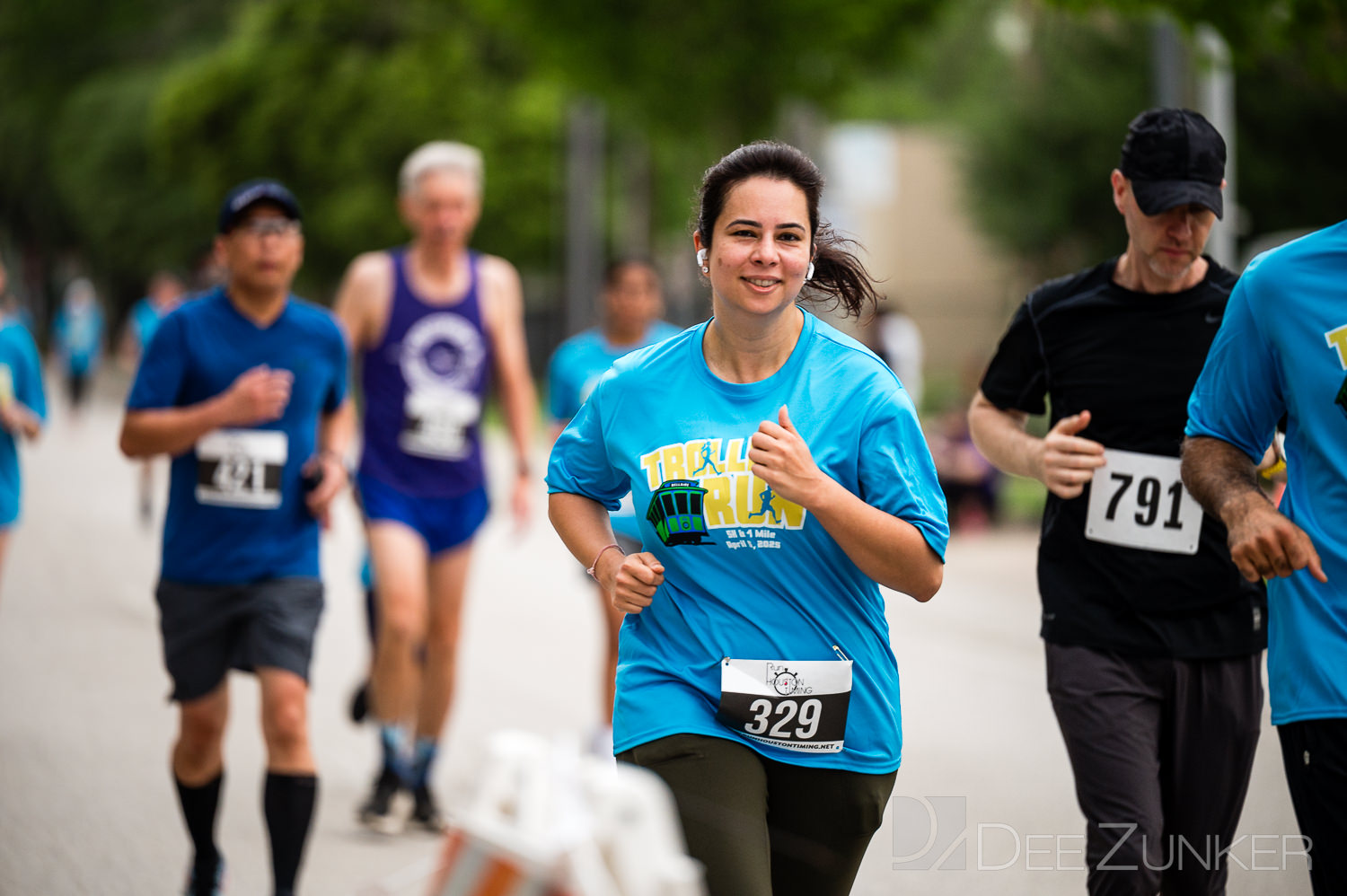 CityBellaire-TrolleyRun2025-5k-120.NEF  Houston Commercial Architectural Photographer Dee Zunker