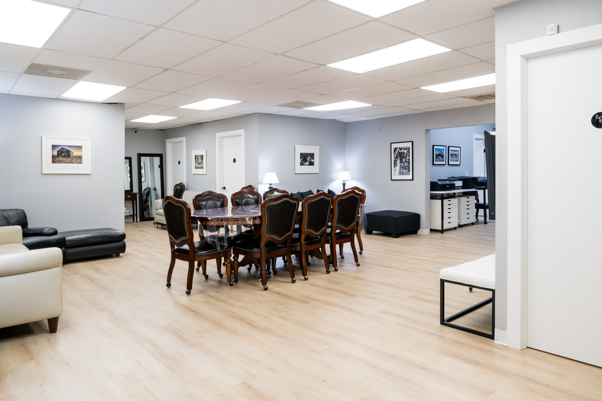 The lounge inside Dee Zunker Photography