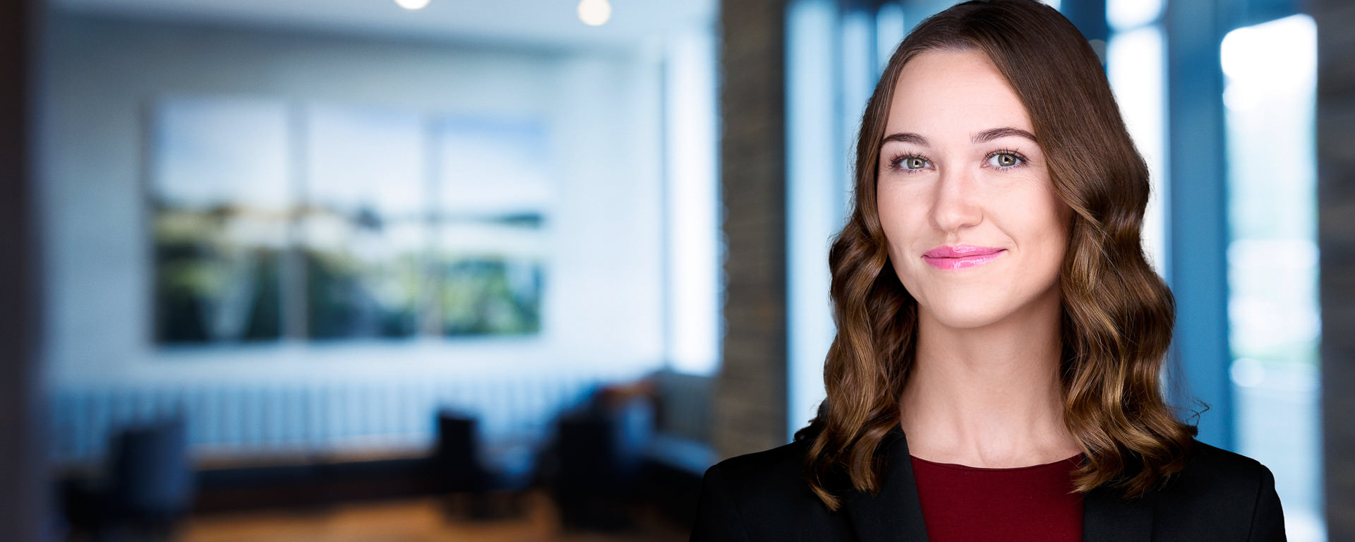 What is the Best Background for a Professional Headshot?